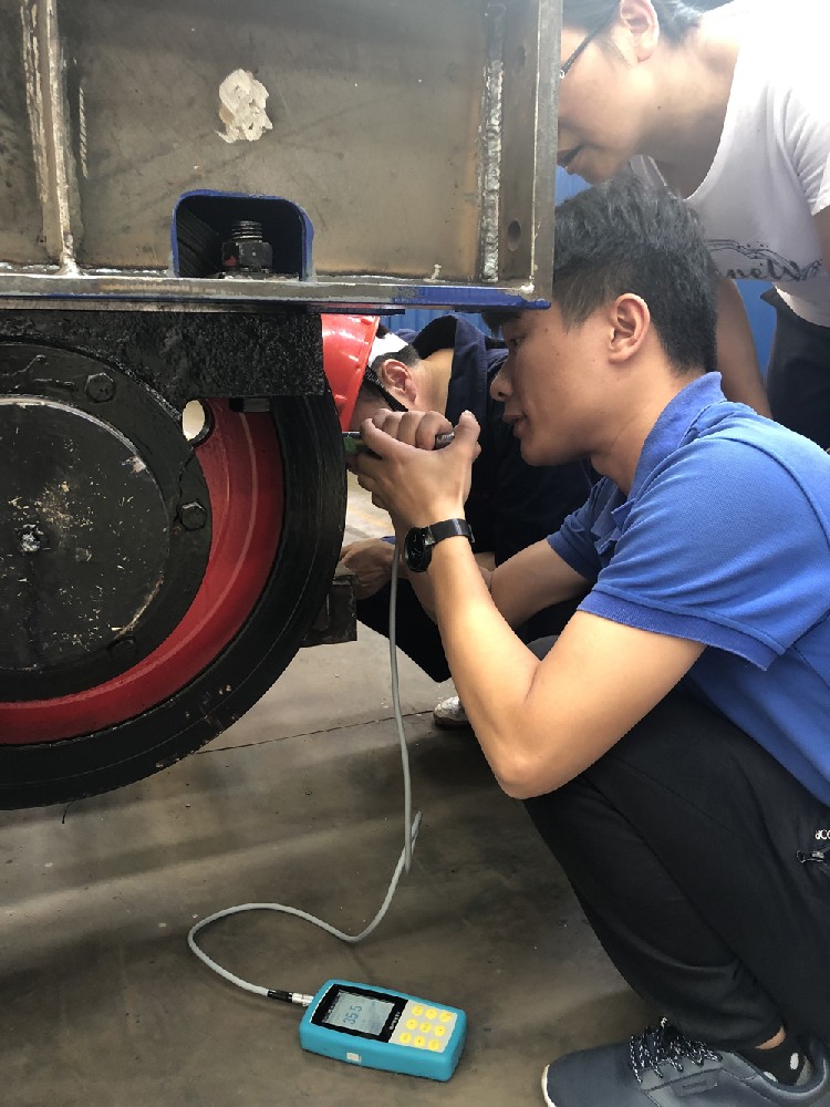 中旺超声硬度计：车轮硬度测量的无损解决方案